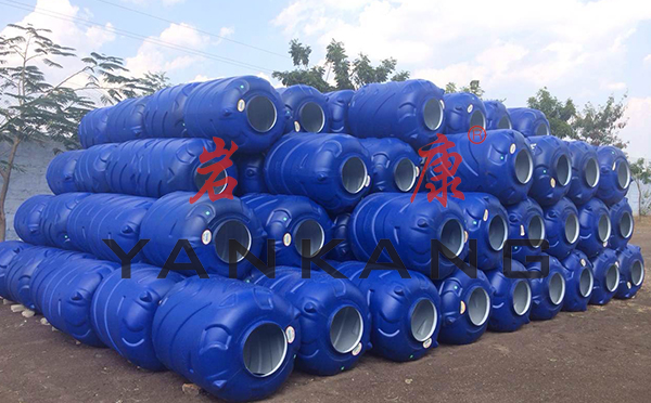 巖康中空吹塑機生產的立式水箱 巖康中空吹塑機在工業中的應用