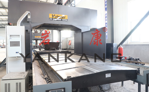 巖康中空吹塑機(jī)模具生產(chǎn)車間 中空吹塑機(jī)模具