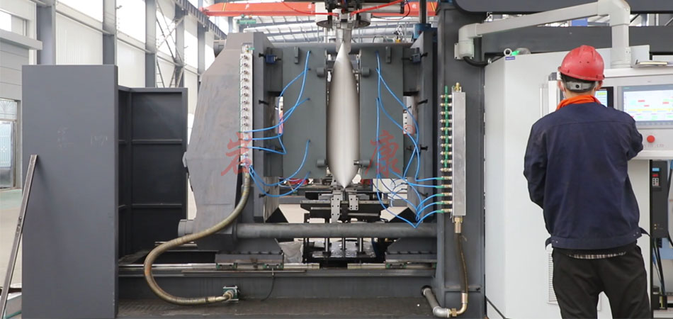 巖康230升塑料立式水箱中空吹塑機試機生產